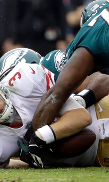Wentz tosses 2 touchdowns, Eagles beat 49ers 33-10